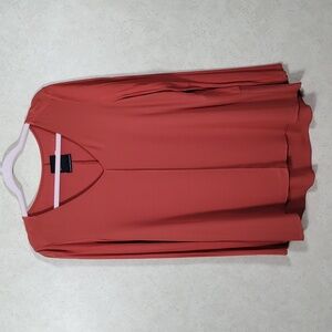 03191 Lysse rust center seam mixed media v-neck blouse M